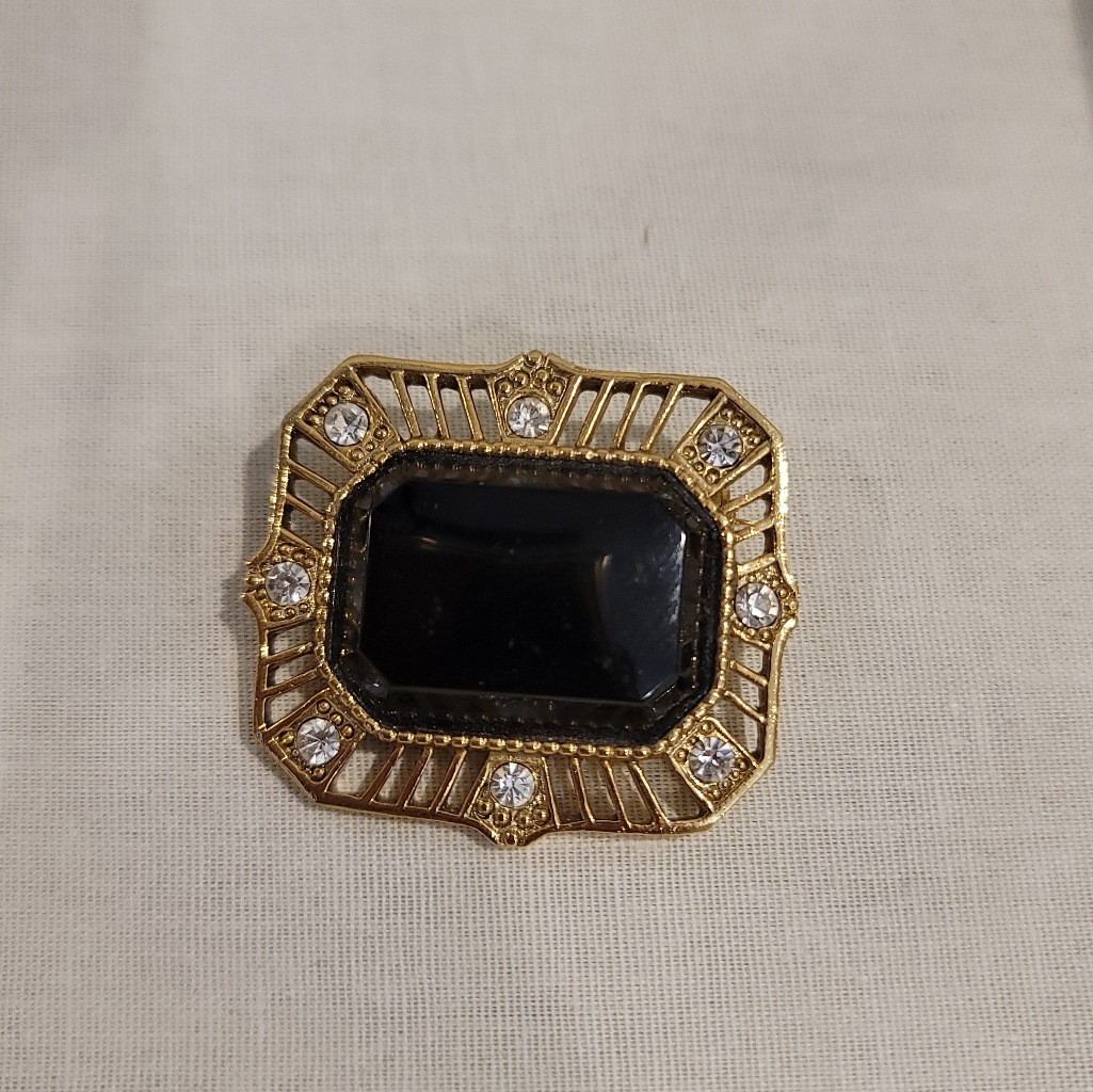 1928 Unmarked Black Glass Or Faceted Plastic Clear Rhinestone Brooch